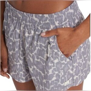 Vuori Grey Animal Print Active Shorts Size XS